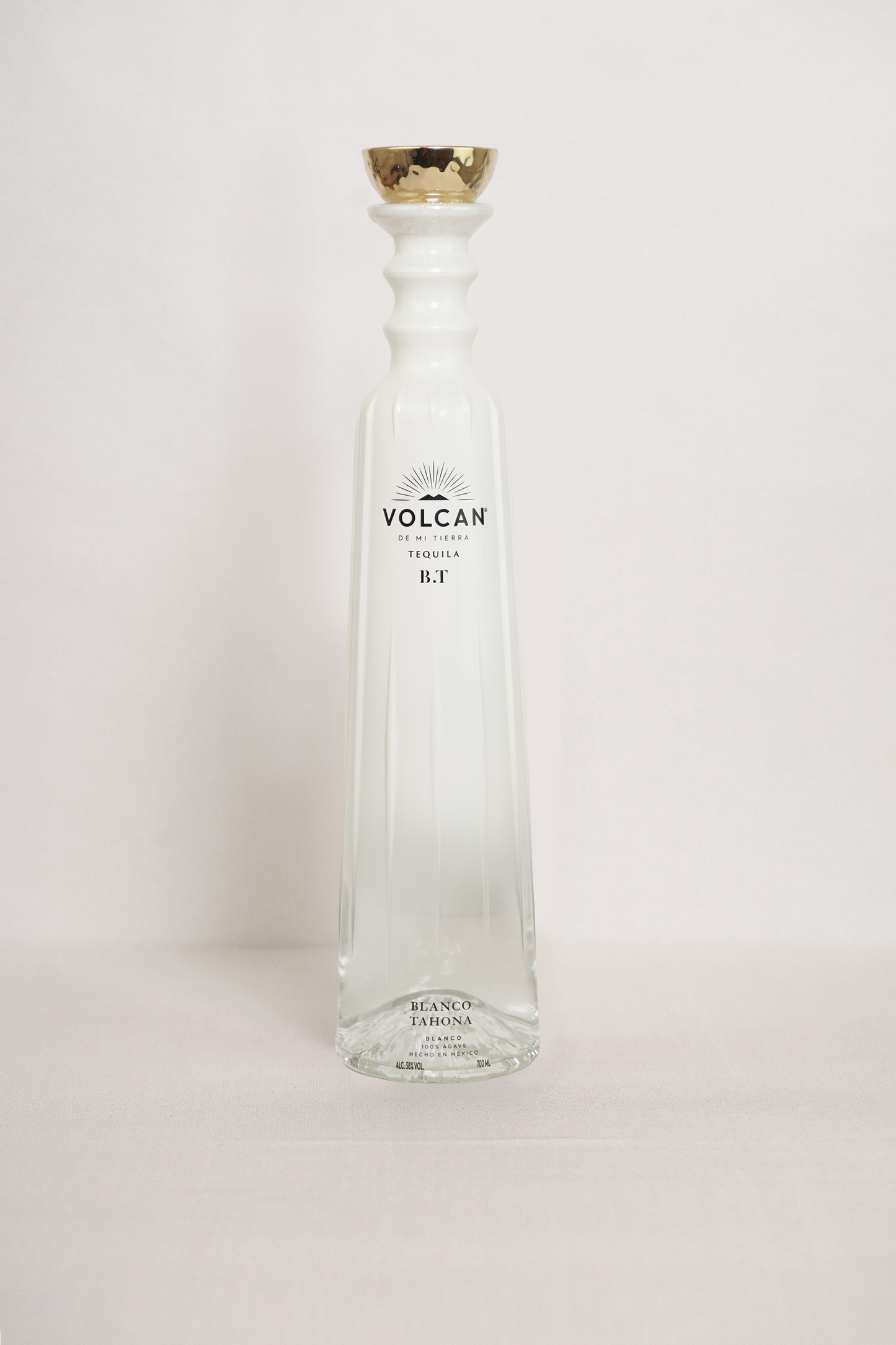 Tequila Volcan Blanco Tahona 0,7 l